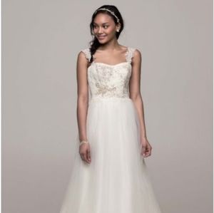 NWT Ivory Wedding Dress w/ Straps